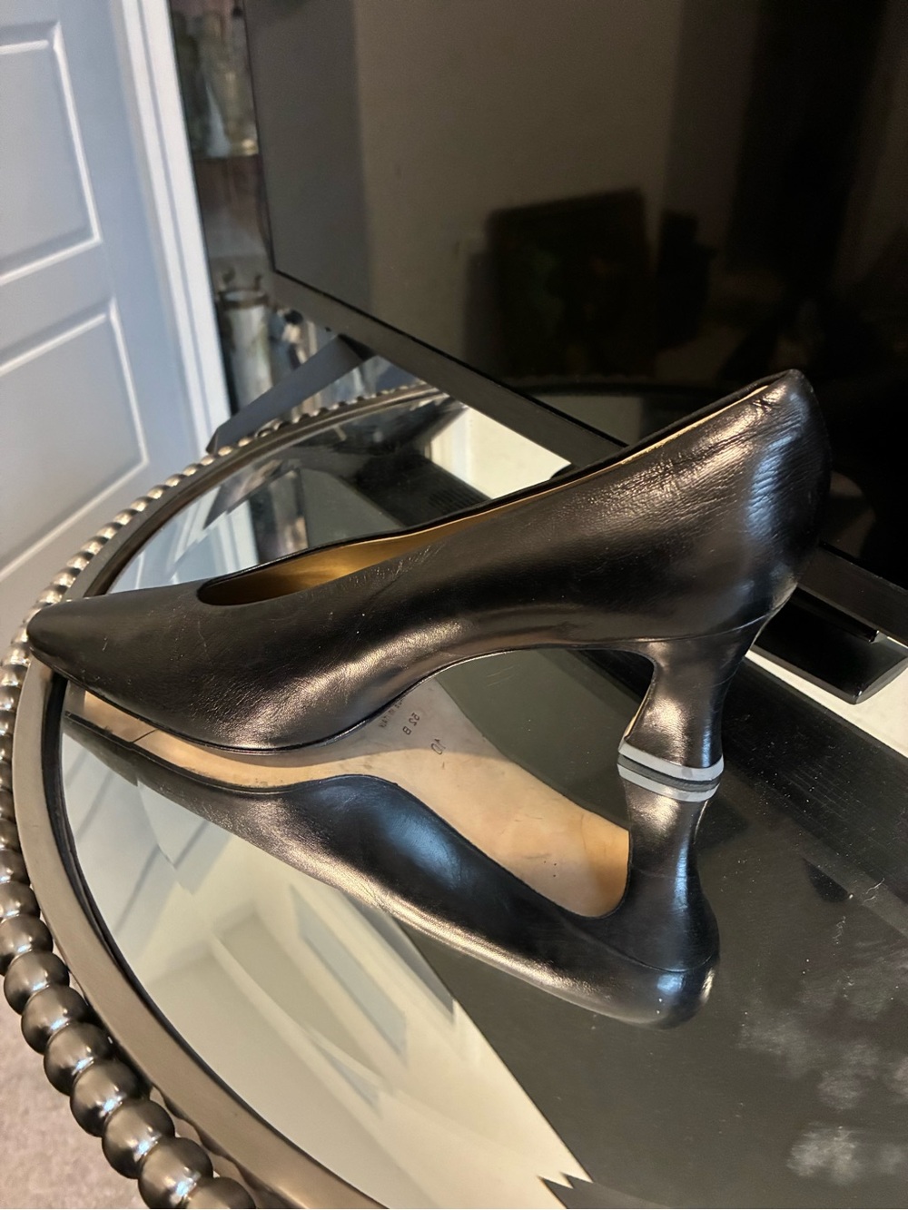 Via Spiga Black Leather Pointed Mid-Heel Pumps